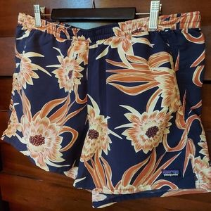 Patagonia baggie shorts W size L